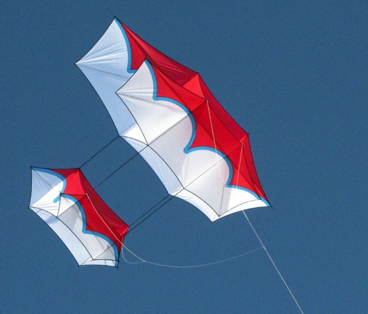 kitebuilding flying kites